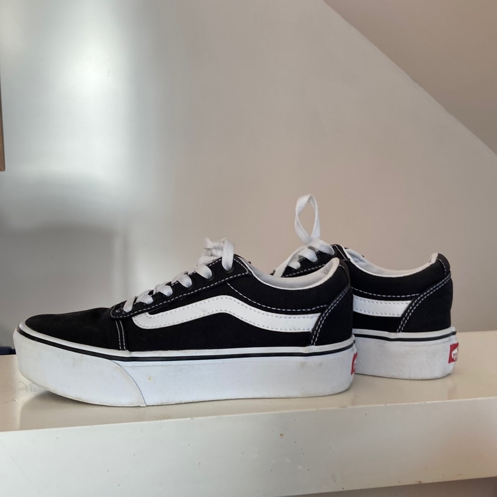 Old skool platform Vans in black, size 6.5